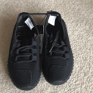 Girls black shoes